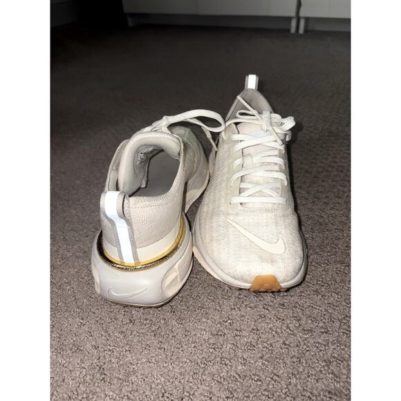 Nike Women's ZOOMX Invincible 3 Running Shoes - Picture 8 of 8